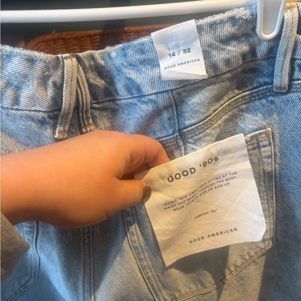 Good American Good 90s Relaxed Blue Distressed Flare Jeans NWT - Picture 5 of 6